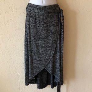 GAP knit WRAP SKIRT- New! M